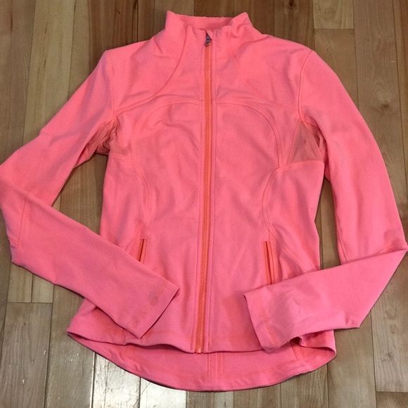 Excellent used condition Lululemon jacket size 8 - Picture 1 of 3